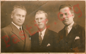 Отляво надясно: Густав Шмид, Паул Петерсон, Павел Рахнев